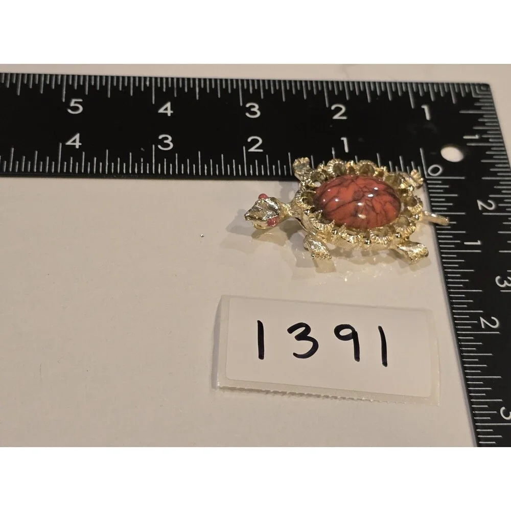 Vintage Gerrys Turtle Brooch Pendant Red Marbled Cabochon Gold Tone Jewelry 1391